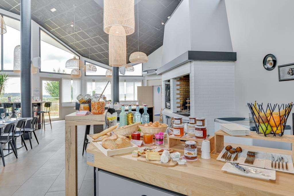 Brit Hotel Au Pays De Vitre Étrelles Restoran fotoğraf